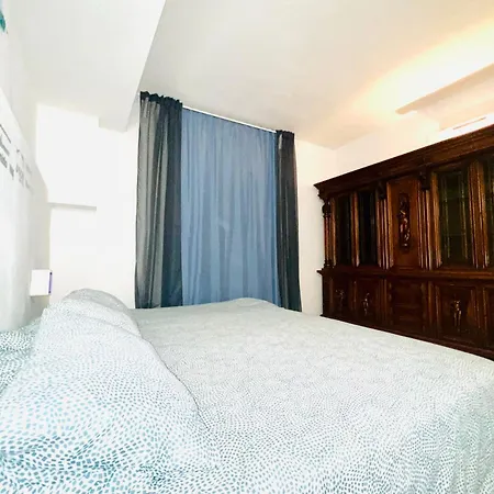 Close To The Metro And Very Comfortable Apartment *