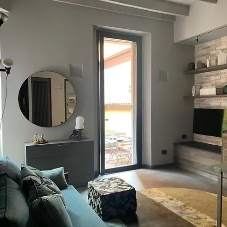 Olive Garden Stylish With Cozy Terrace * ميلان