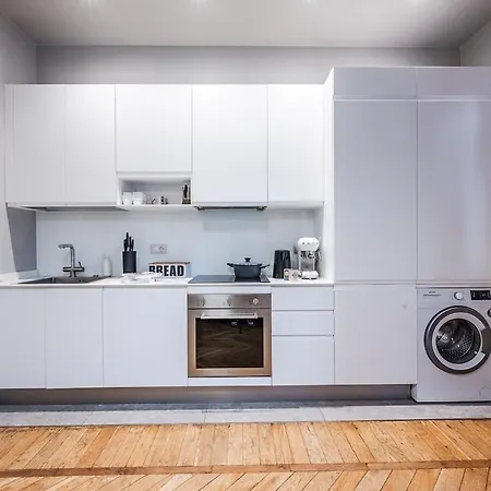 Apartment - Bilocale Design - Metropolitana - Train