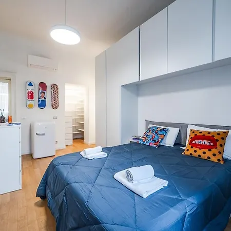 - Bilocale Design - Metropolitana - Train Milano