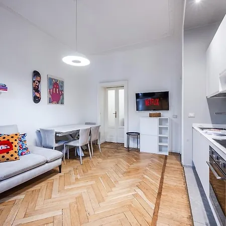 - Bilocale Design - Metropolitana - Train Apartmán