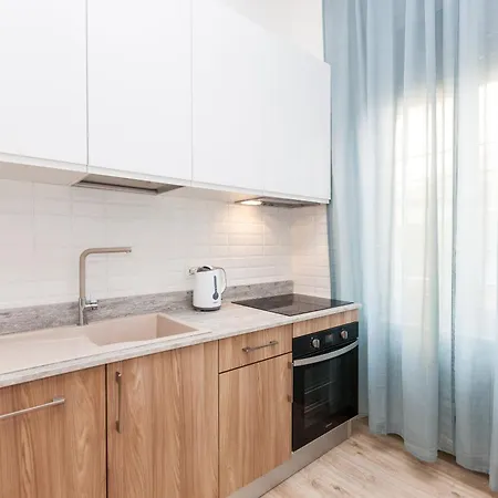 Apartment Cozy Flat In Near Metro