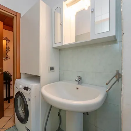 I Host - Muratori 54 * Milán