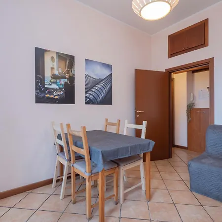 I Host - Muratori 54 Milán