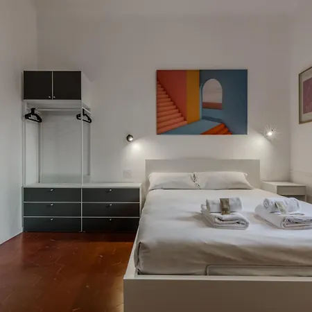 New And Functional Near The Metro Apartment *
