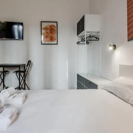 New And Functional Near The Metro * Milan