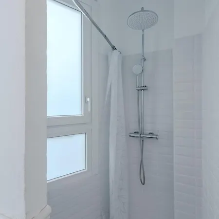 New And Functional Near The Metro * Milan