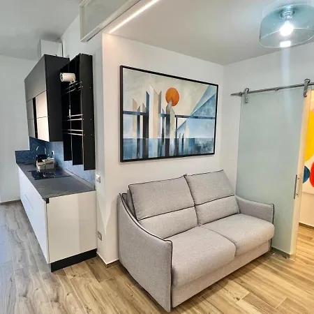 Appartamento Torelli Home, Moderno E Confortevole, Nel Cuore Della Citta Di Milano, Con Balcone Vista Porta Garibaldi Milano
