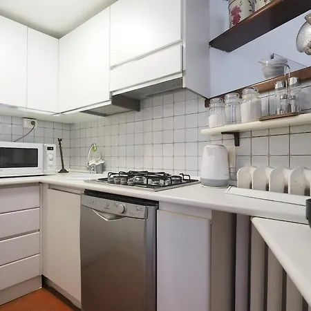 Contempora - Charming One-bedroom Retreat Steps From Life