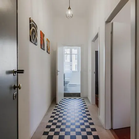 New And Functional Near The Metro * Milan