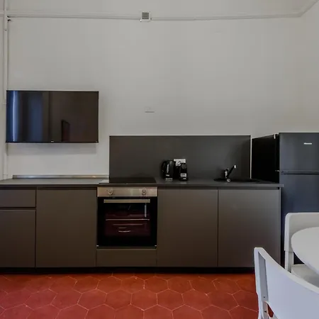 New And Functional Near The Metro * Milan