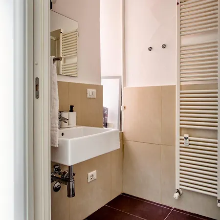 Apartment Joivy Cosy 3br Flat In The Centre Of Mailand
