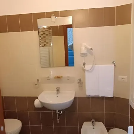 Garden Hotel 2*