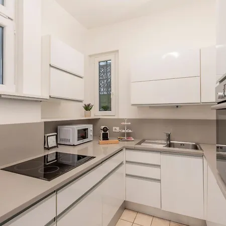 Royal - Centro Cadorna *