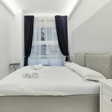 Duomo View - 2 Min From Duomo Amazing Location Apartment