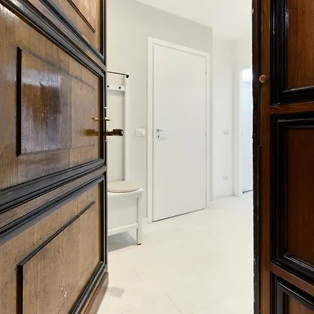 Apartment Duomo View - 2 Min From Duomo Amazing Location
