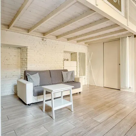 Modern Loft Near Bosco Verticale Apartment *