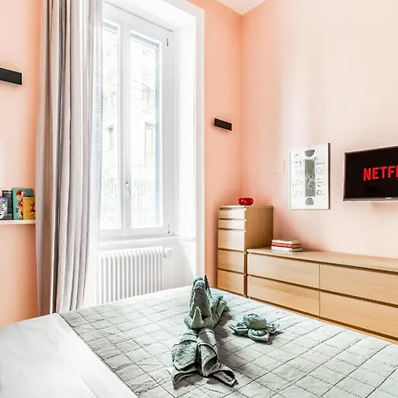 Apartment Goldoni House - Duomo 2 K M - Porta Venezia - Linate *