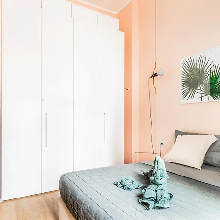 Appartamento Goldoni House - Duomo 2 K M - Porta Venezia - Linate *