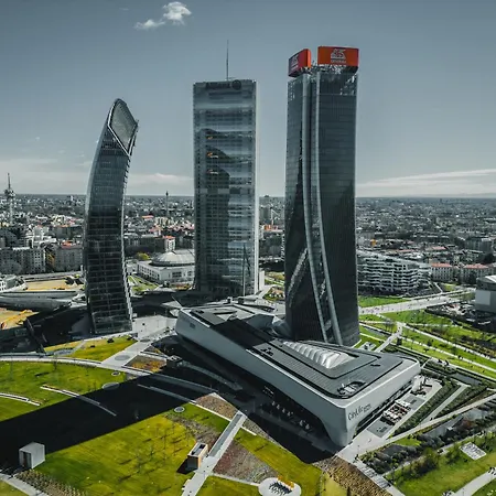 Stadium To Duomo - San Siro, Citylife, Duomo *