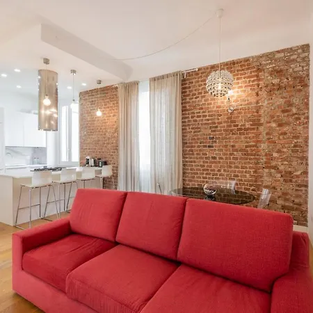 Luxury 3 Bedrooms - B *