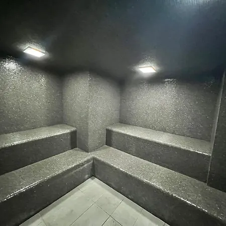 Giax Tower Premium Modern Milanese Flat With Gym Pool View & Box *