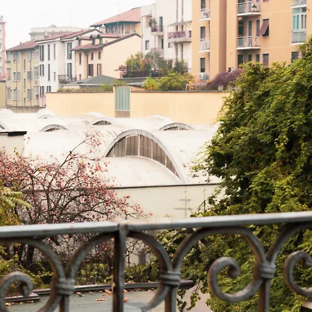 - Parking Nearby&free Wifi Milano