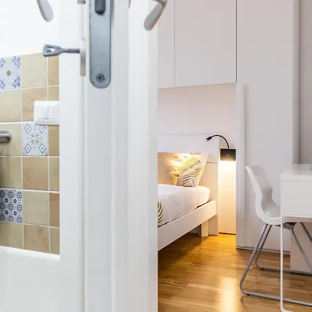 - Parking Nearby And Free Wifi *