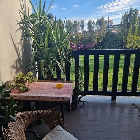 Apartment Green Open Space *