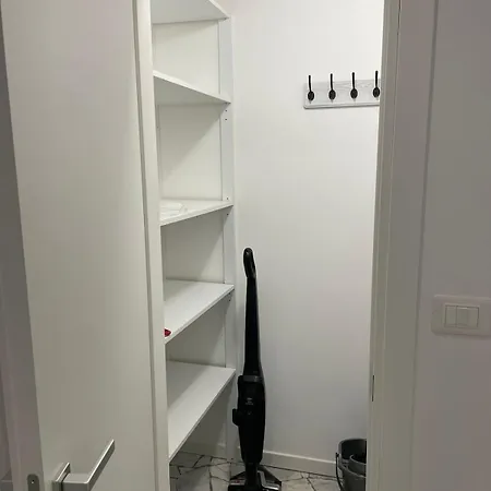 M4 Tolstoj - Duomo Tortona Navigli Area 밀라노