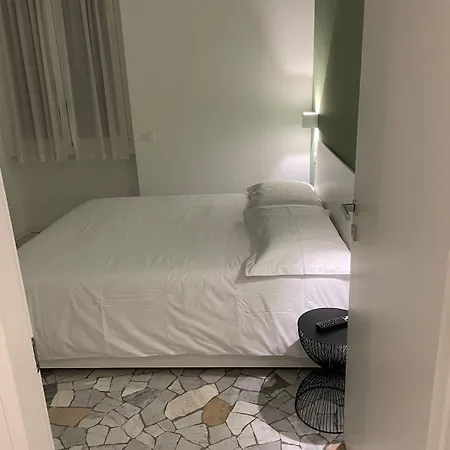 아파트 M4 Tolstoj - Duomo Tortona Navigli Area