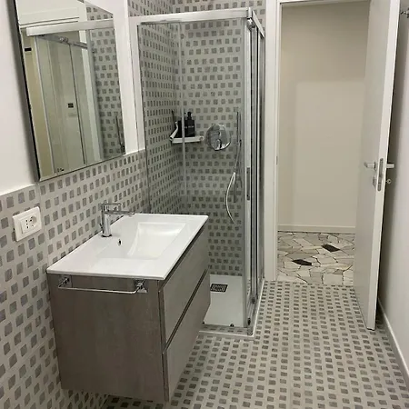 M4 Tolstoj - Duomo Tortona Navigli Area *