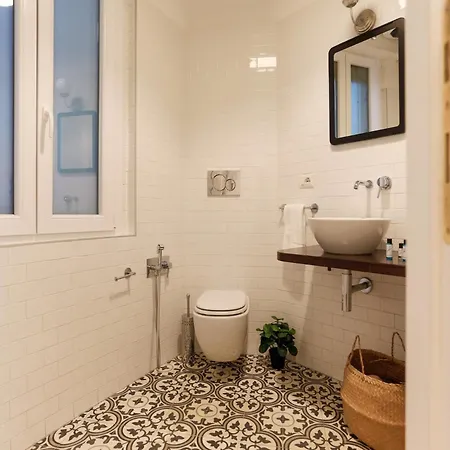 The Rent - Modern Two-bedroom In Porta Romana Apartment *