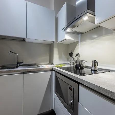 Sant' Ambrogio Flat Διαμέρισμα *
