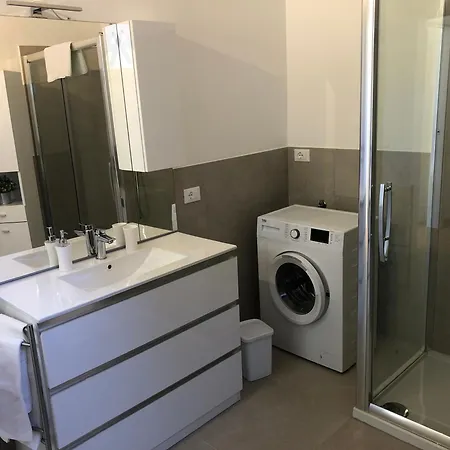 Music House - Carozzi アパート *