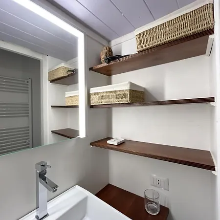 With Terrace And Loft With Garden In Naviglio Pavese Maison d'hôtes Milan