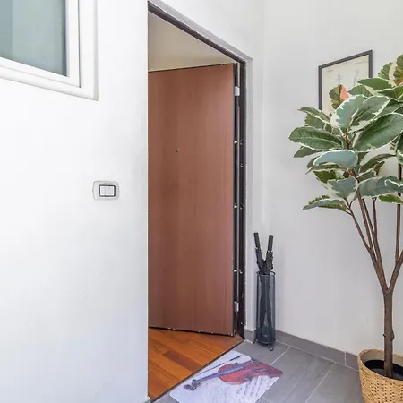 Apartment Stradivarius House - Carozzi
