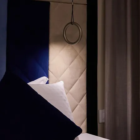 Ando's Boutique Garden Apartment Milan