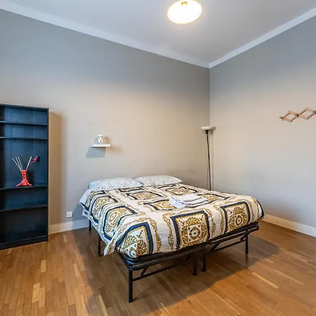 Apartment In Isola Garibaldi Mailand