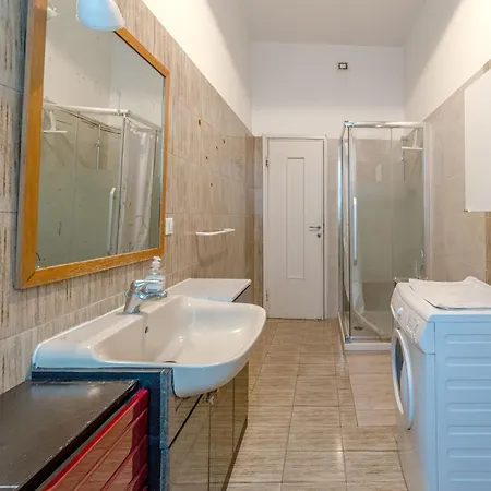 Apartment In Isola Garibaldi Mailand