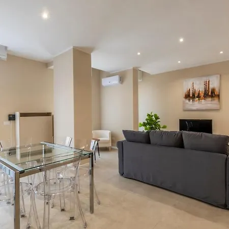 Bright 2 Bedrooms And 2 Bathrooms - B