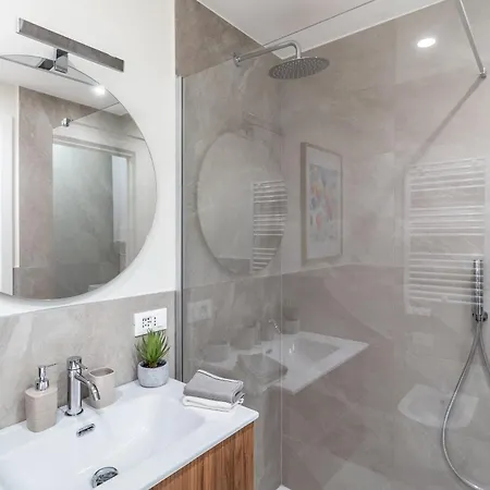 Ampi Monolocali In Via Pirandello - Washington *