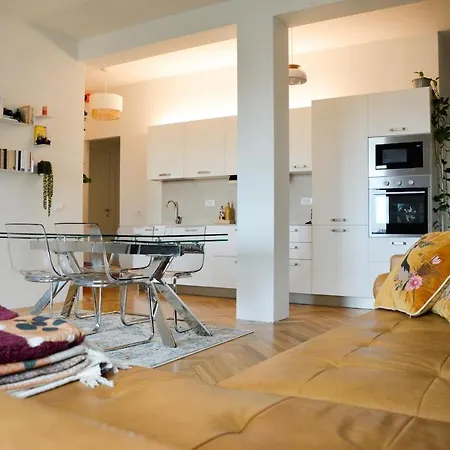 Amazing View On Navigli Apartment Milan