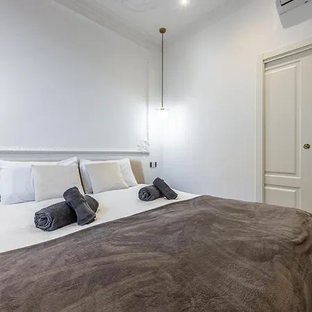 Lejlighed Station, Luxury & Modern With Comfort! *