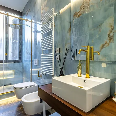 Lejlighed Station, Luxury & Modern With Comfort!