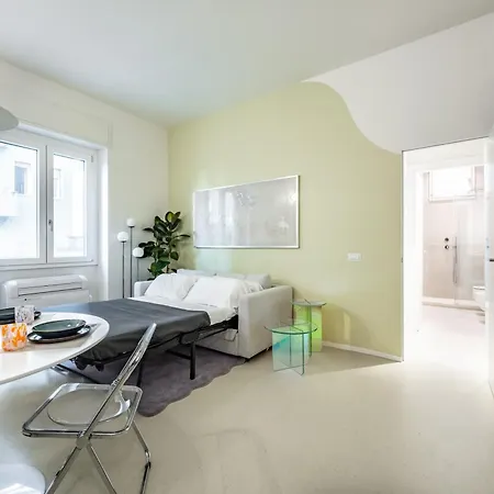 Apartment Design And Silence - Wide Renovated 2 Stops Form