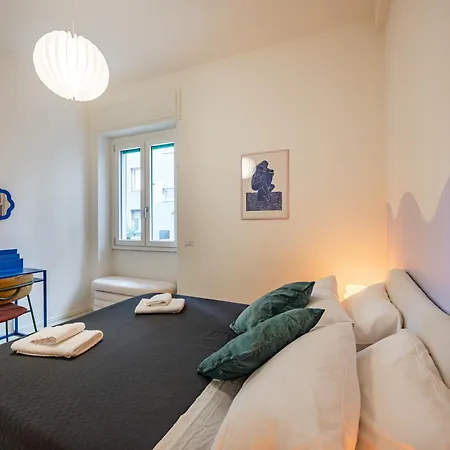 Design And Silence - Wide Renovated 2 Stops Form Daire *