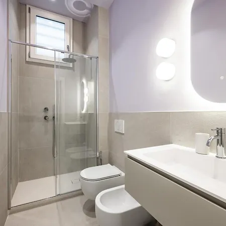 Design And Silence - Wide Renovated 2 Stops Form *
