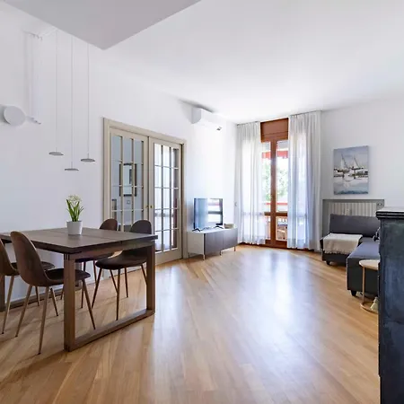 Bright House - Carozzi Apartment Milan