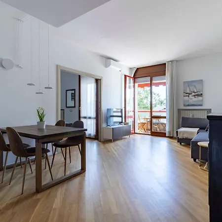 Bright House - Carozzi Apartment